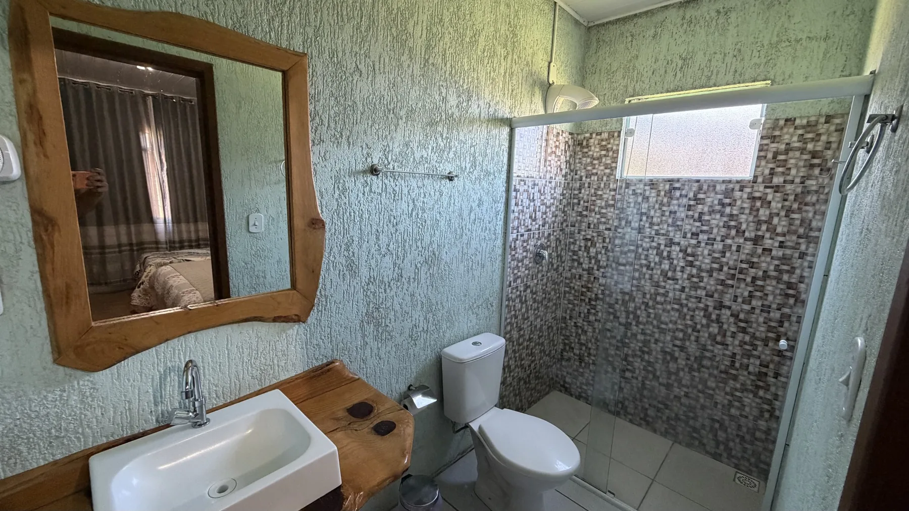 Banheiro privativo de suíte da Pousada Encanto dos Cânions