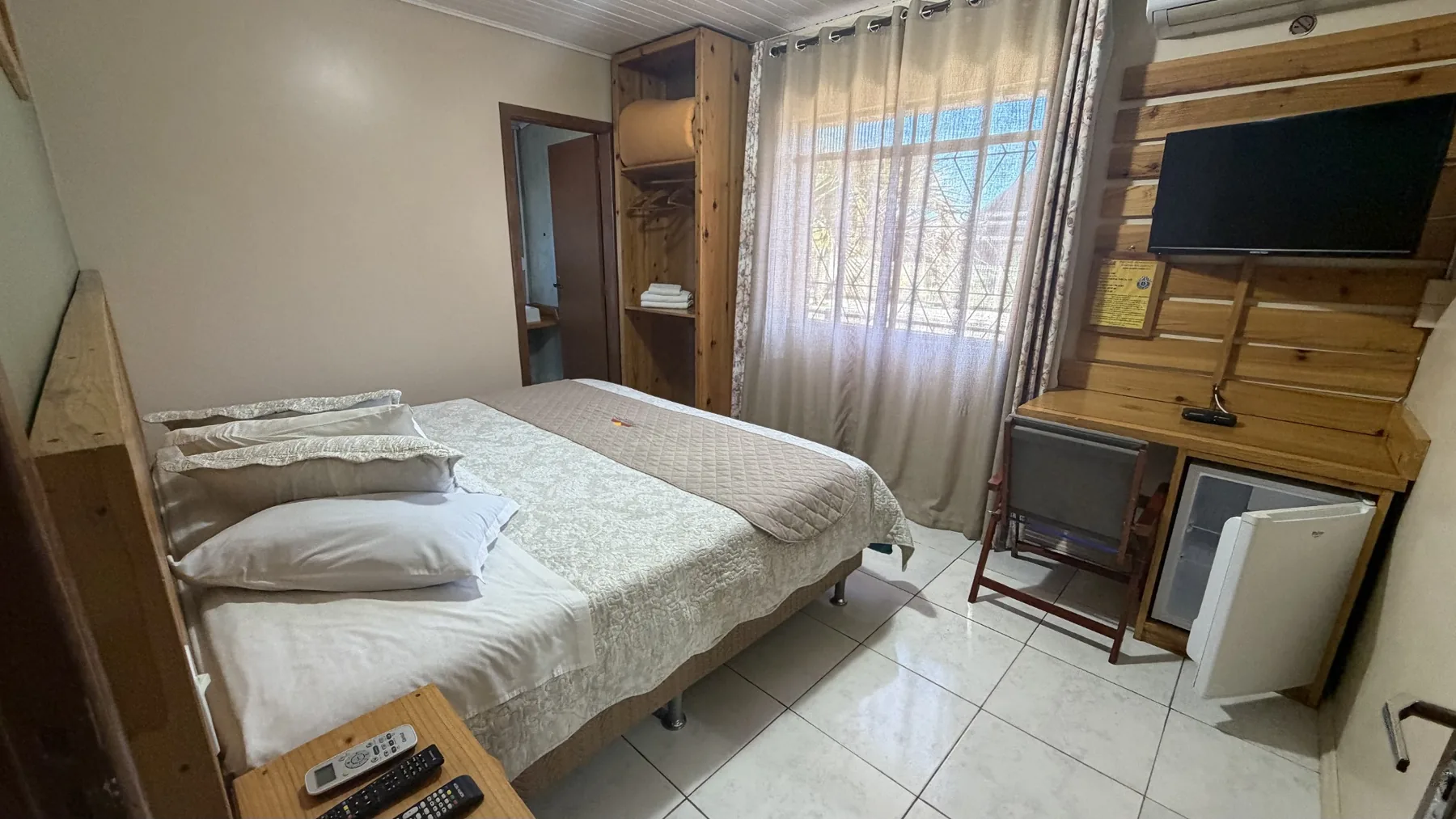 Quarto de casal climatizado na Pousada Encanto dos Cânions em Cambará do Sul