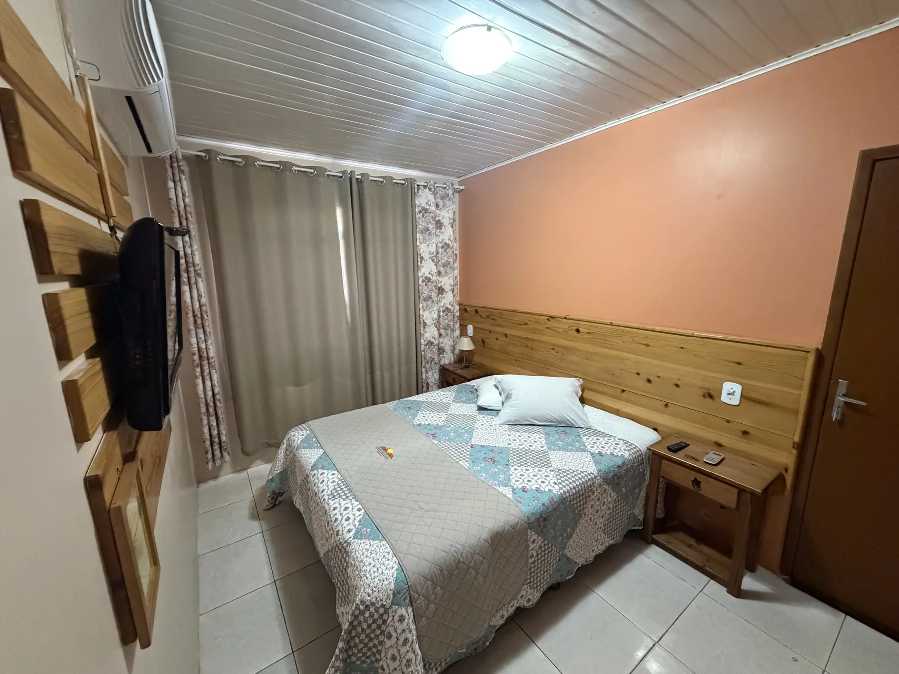 Quarto de casal aconchegante em Cambará do Sul