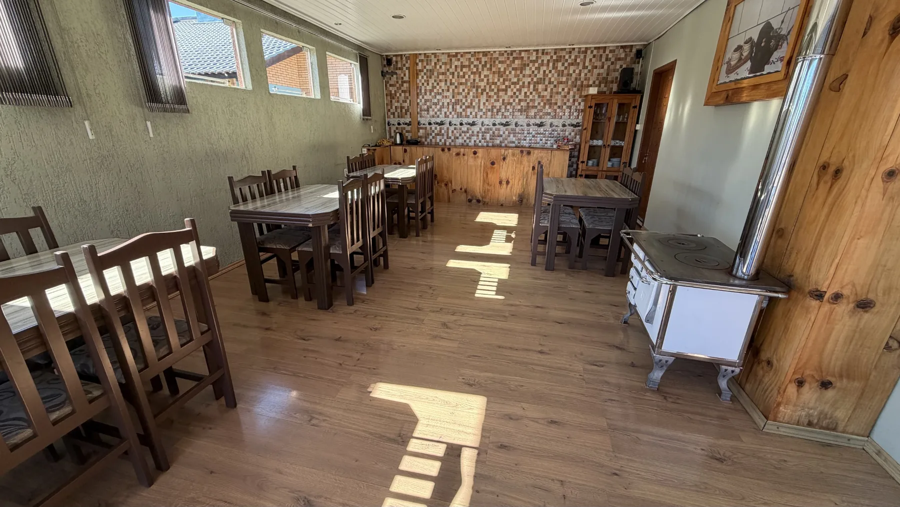 Sala de café da manhã da pousada em Cambará do Sul
